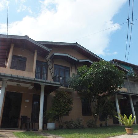 Hillsview Rest & Guest House Matale Exterior photo