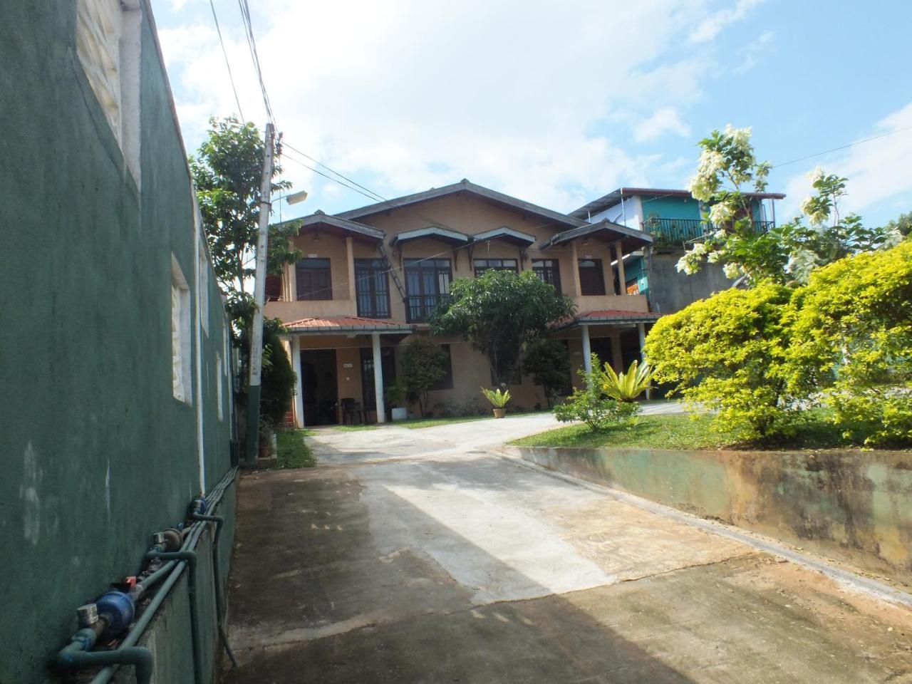 Hillsview Rest & Guest House Matale Exterior photo